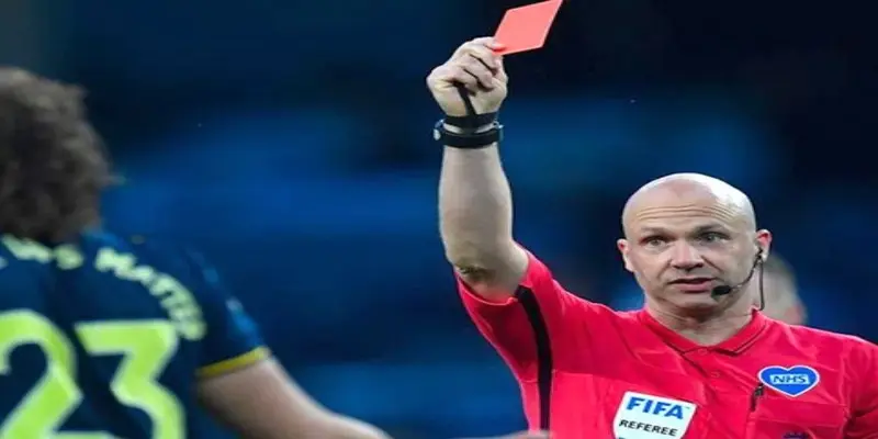 Phân biệt kèo thẻ phạt